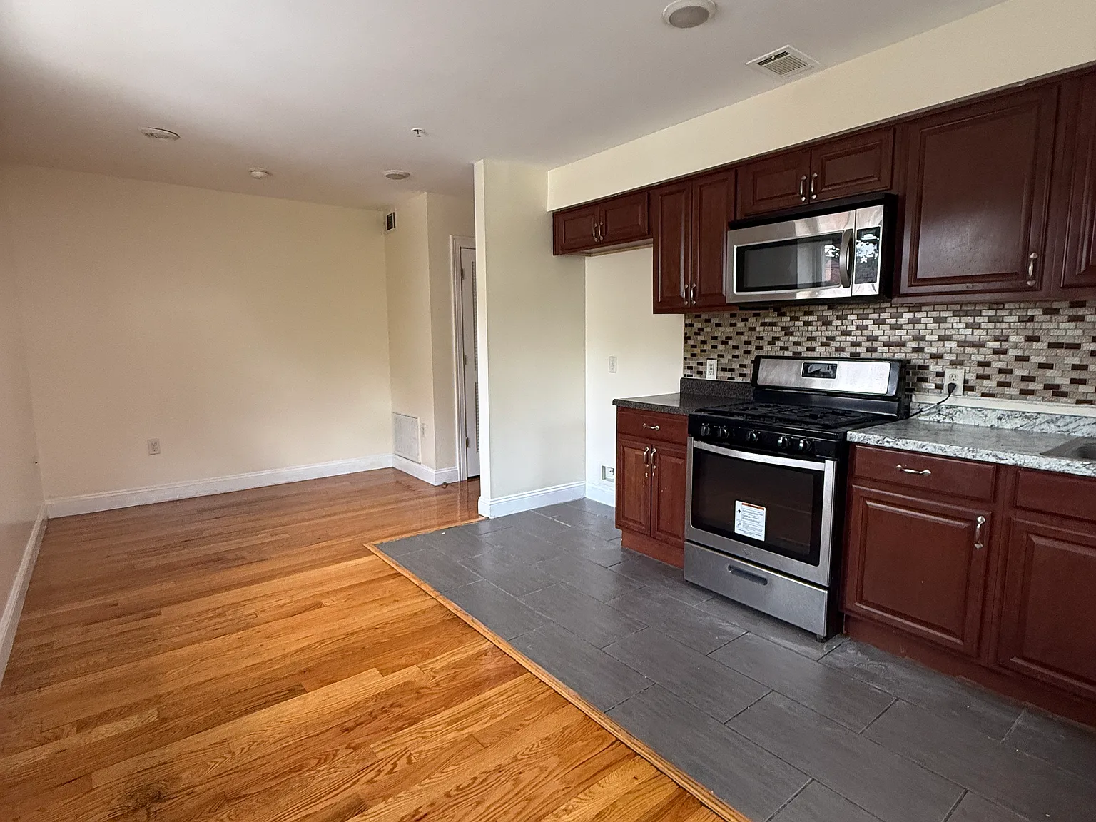 2 bed, $1,700 — Photo 1