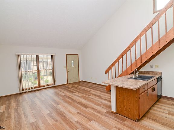 3rd image of 1614 Westhampton Dr