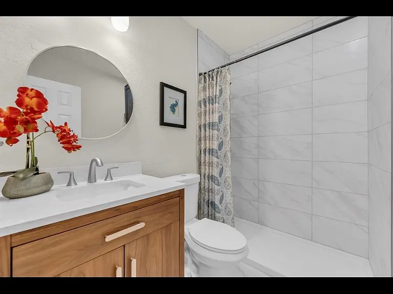 102 B St #A — Photo 8