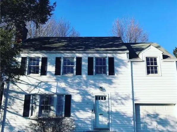 51 Greenhurst Rd, West Hartford, CT 06107