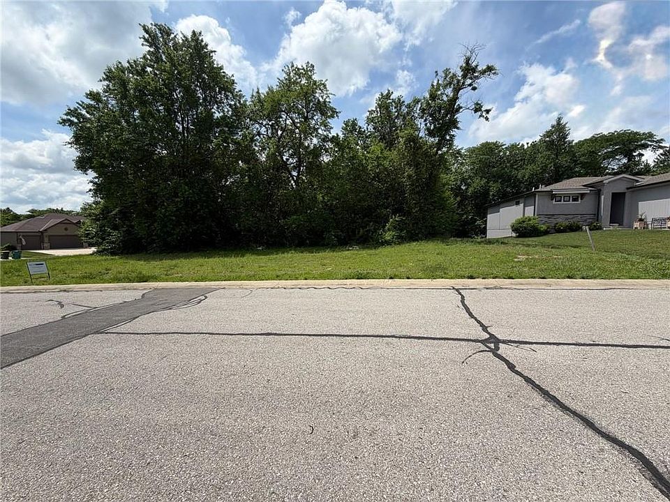 2nd image of 1105 S 12th Ter