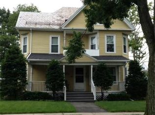 8 Williams St, Holyoke, MA 01040