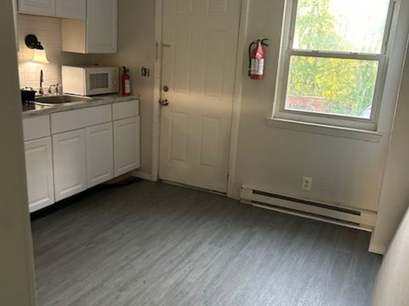 62 King Cole Rd APT 12