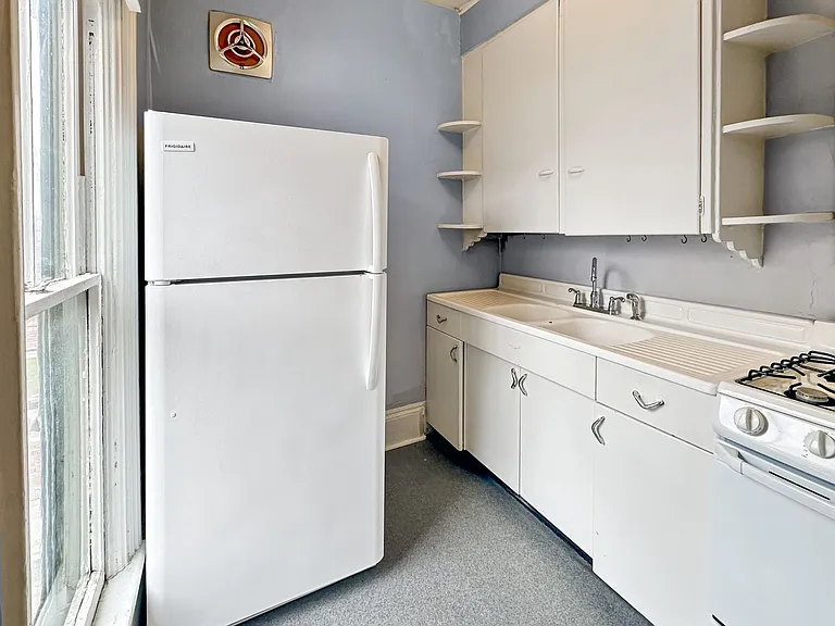 642 Cherry St SE #3 — Photo 8