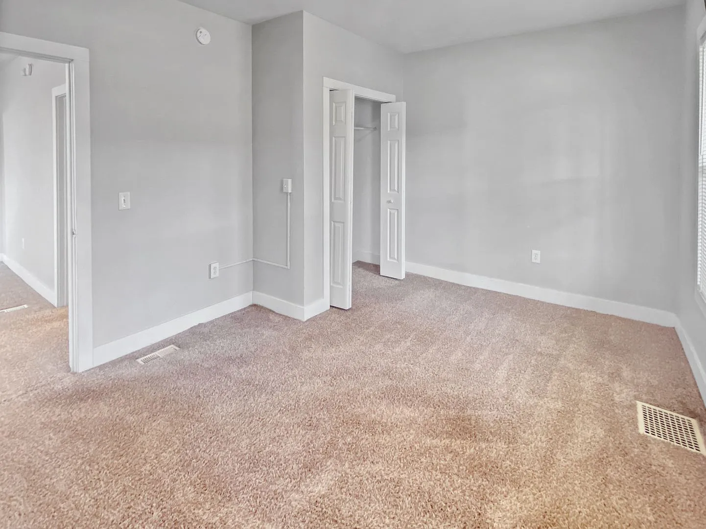 2 bed, 1.0 bath, 1000 sqft, $1,275 — Photo 4