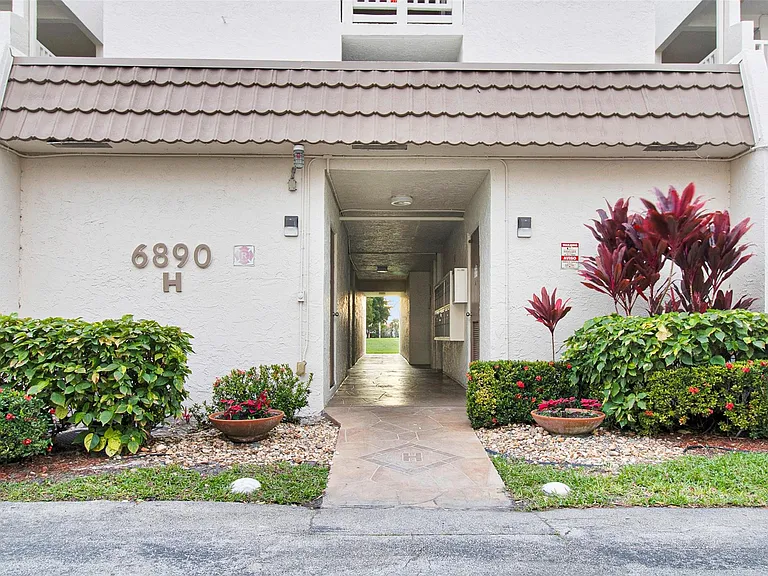 6890 Royal Palm Blvd #312H — Photo 30