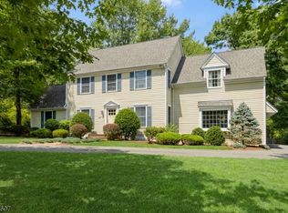 15 Decker St, Basking Ridge, NJ 07920