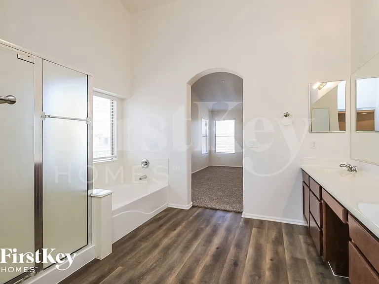 50 W Castle Rock Rd — Photo 9