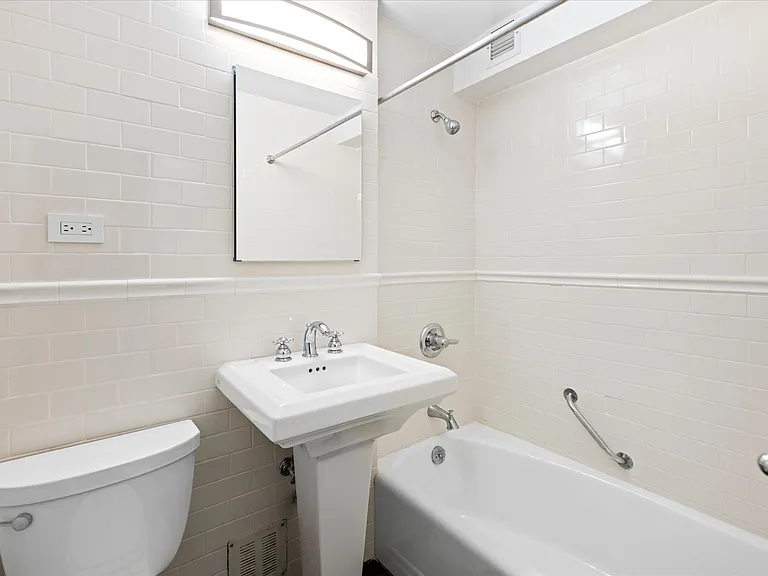 401 E 86th St #18B — Photo 13