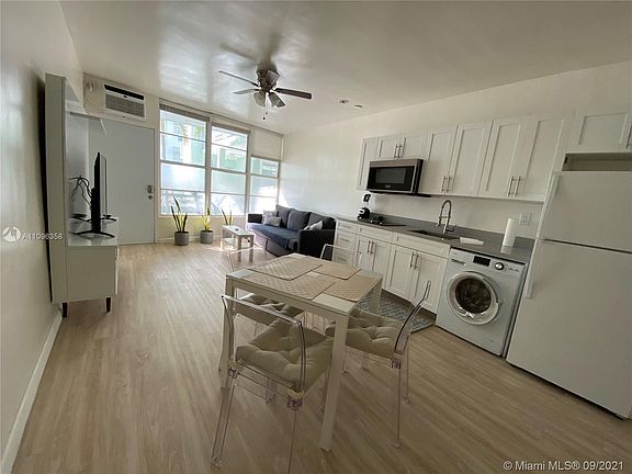 3rd image of 1446 Ocean Dr APT 20