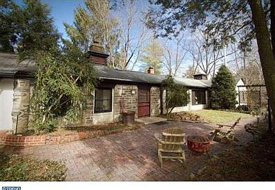 1st image of 601 W Mermaid Ln