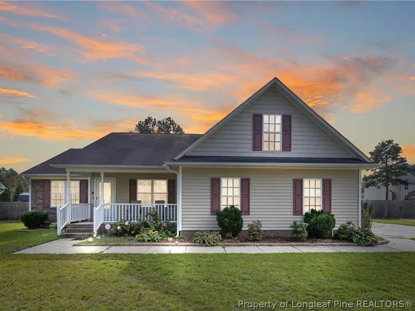 4611 Salem Prince Dr, Hope Mills, NC 28348