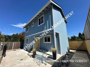302B Van Trump St NE, Yelm, WA 98597