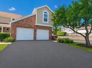 470 Nicole Dr #2-D, Bartlett, IL 60103
