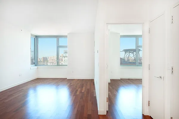 Rented by Lisa Management | media 20