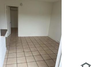 975 NW 5th St, Miami, FL 33128