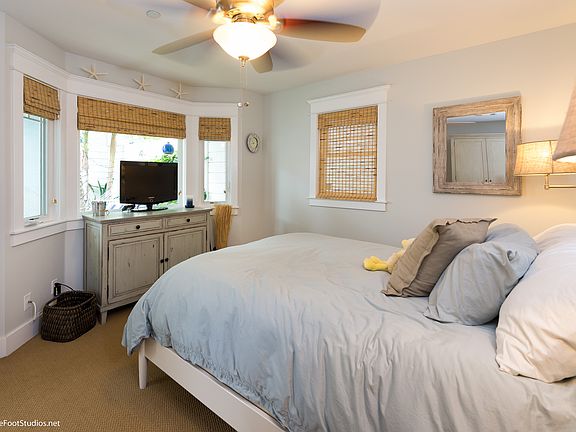 4th image of 271 D Ave
