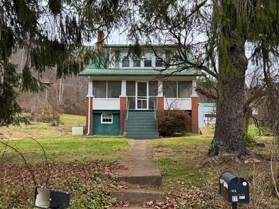 171 Wiggins Xing, Hinton, WV, 25951