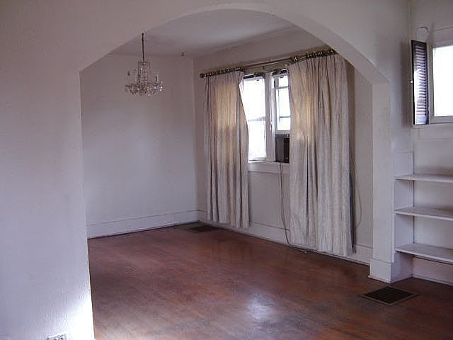 2nd image of 1576 Fairfax St
