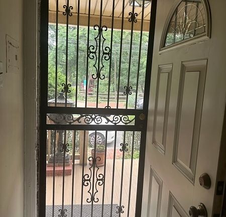 2nd image of 264 Valley St