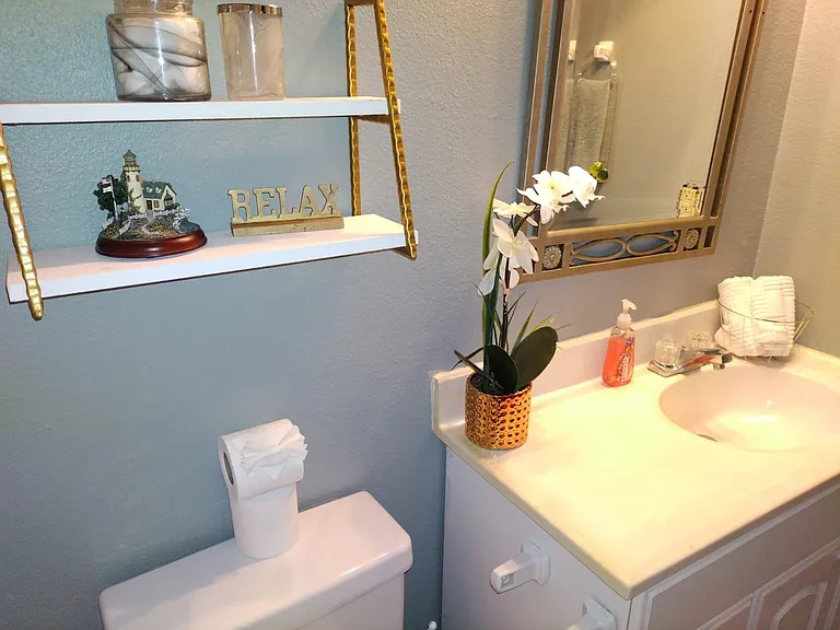 1521 E Thomas St — Photo 14