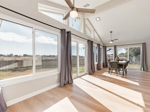 1954 Rambling Ridge Ln, Carrollton, TX 75007