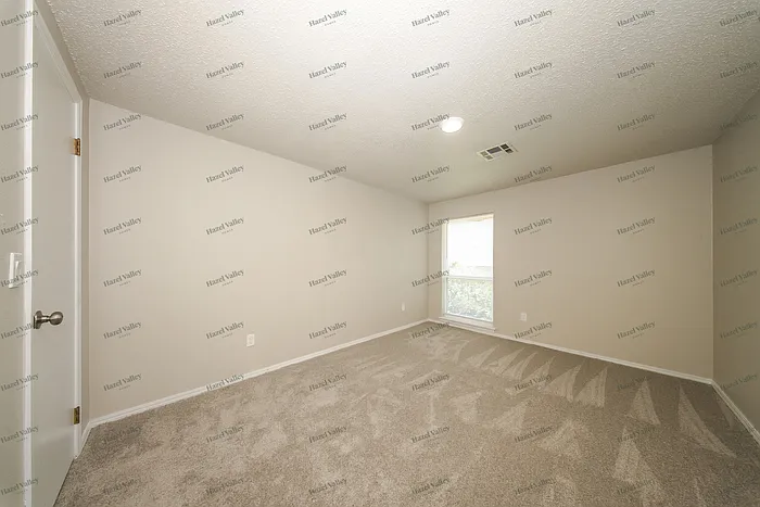 9109 Oak Cliff Dr — Photo 10