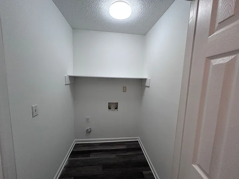 2413 Robbins St — Photo 23