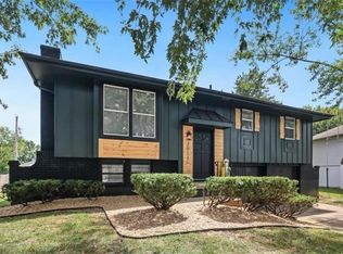 3013 S Taylor Dr, Independence, MO 64055