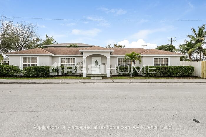 1st image of 1007 5th Ave N