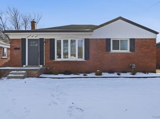 19912 Alger St, Saint Clair Shores, MI 48080