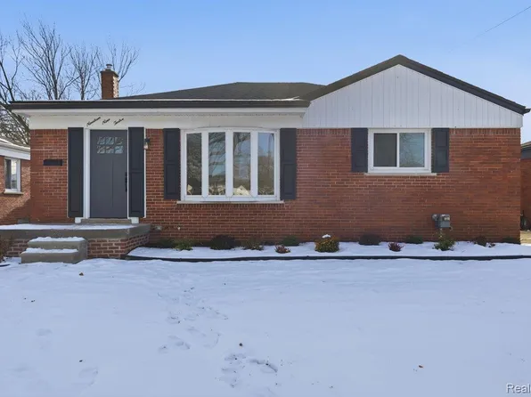 19912 Alger St, Saint Clair Shores, MI 48080