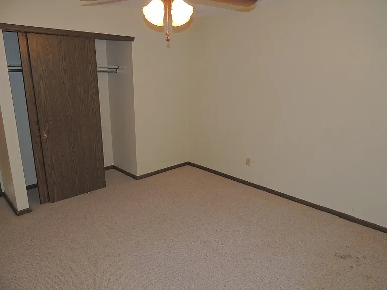 210 S. Chestnut Street — Photo 7