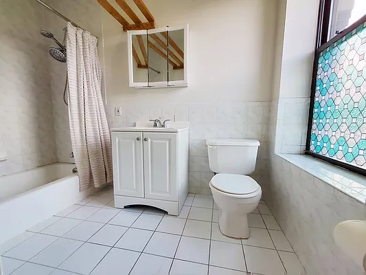 Rented by Rentall Group Inc | media 6