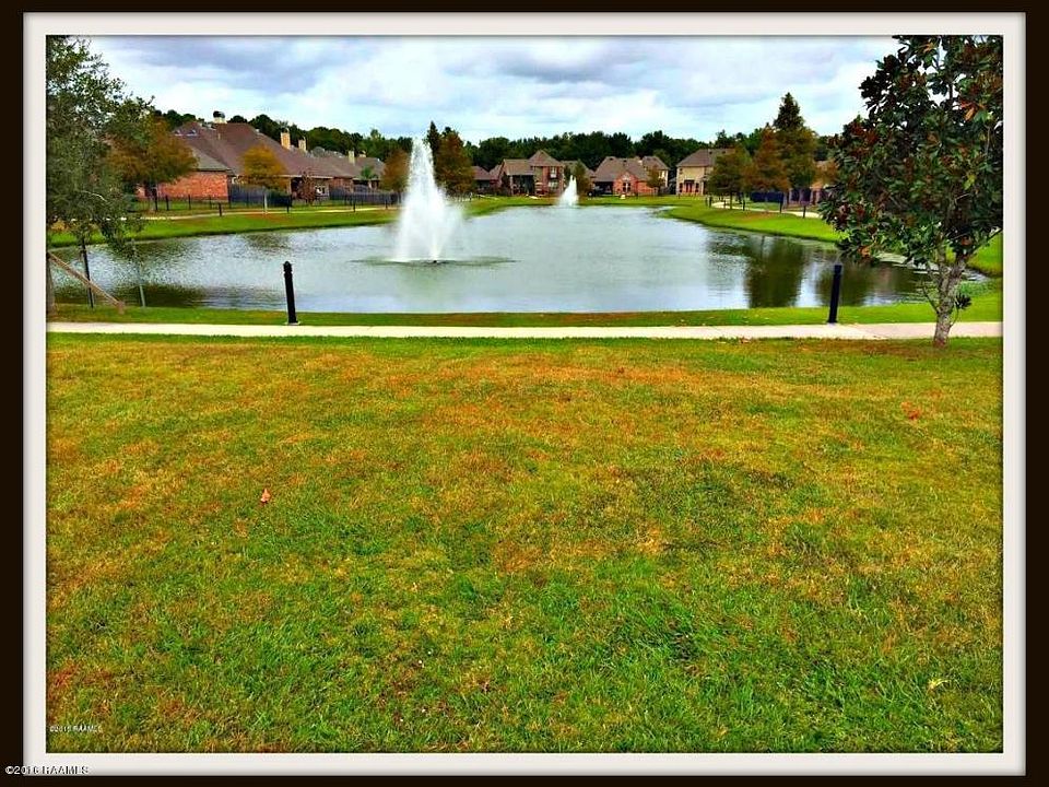 1st image of 405 La Villa Cir