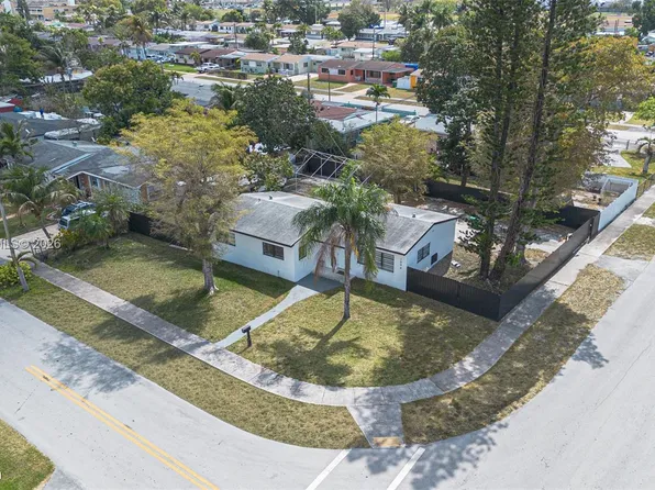 1090 NW 197th Ter, Miami Gardens, FL 33169