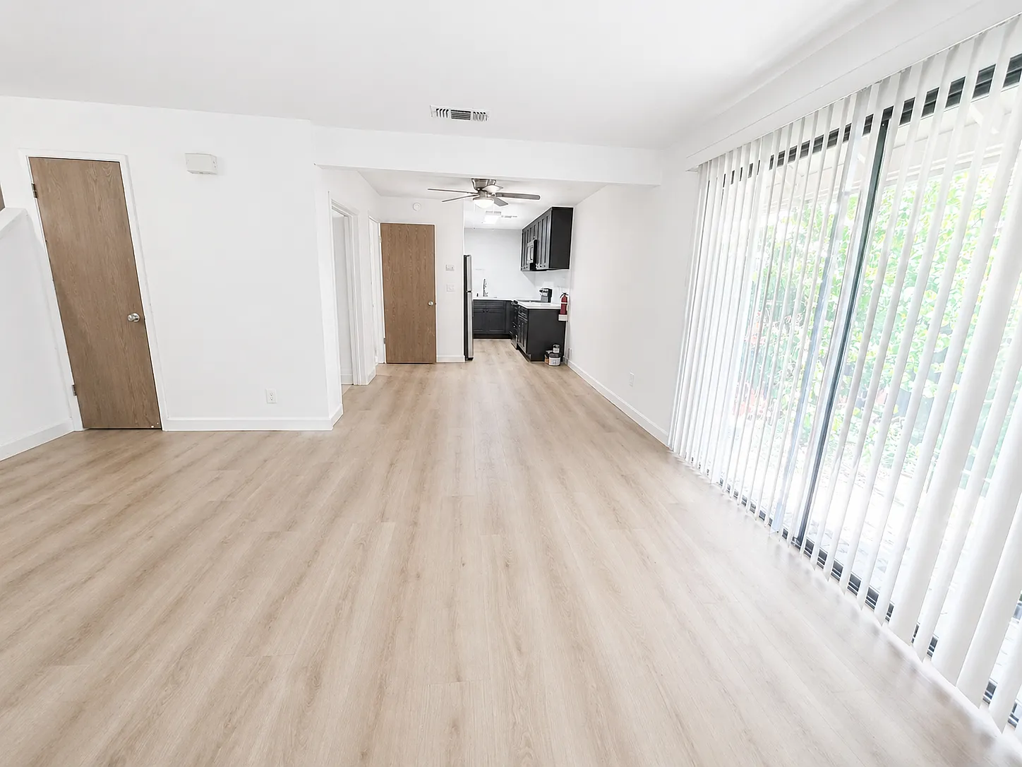 3 bed, 1250 sqft, $2,390 — Photo 3
