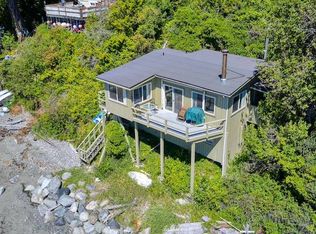 421 W Bluff Rd, Point Roberts, WA 98281