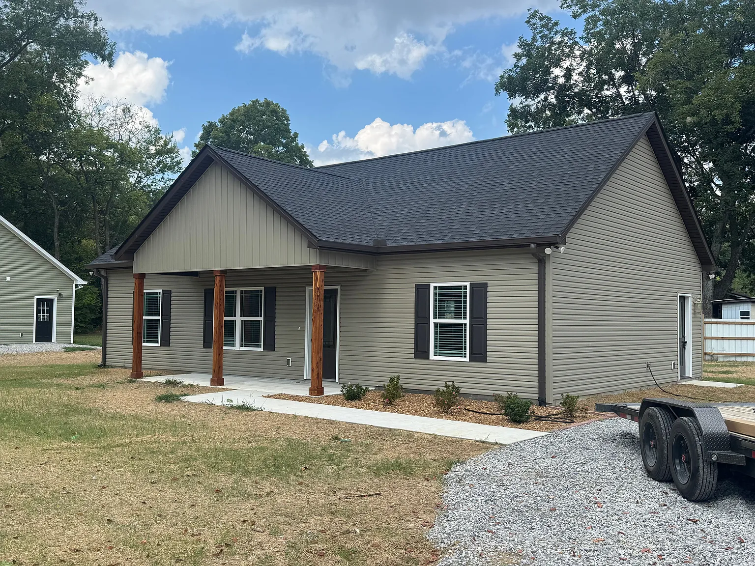 3 bed, 2.0 bath, 1311 sqft, $1,700 — Photo 2