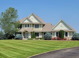 6360 Broadview Dr, Prior Lake, MN 55372