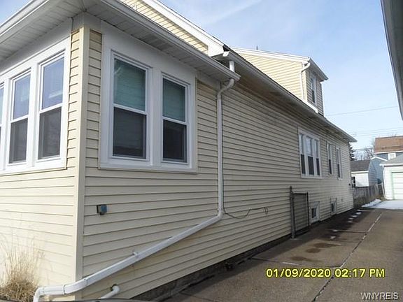 2nd image of 82 Nassau Ave