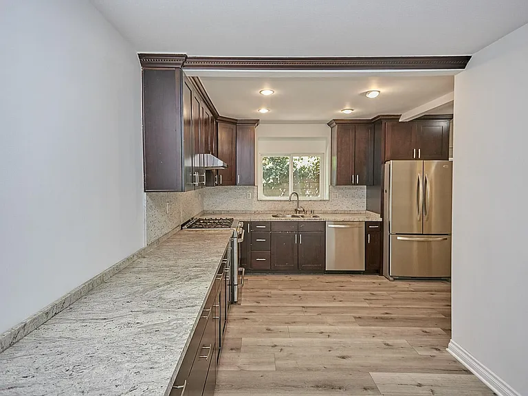 1603 Sargent Pl — Photo 7
