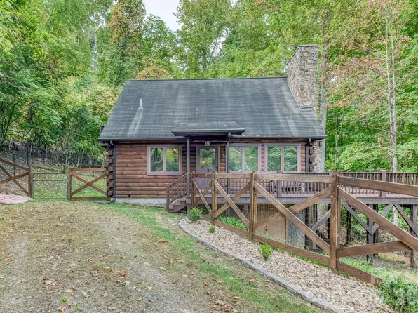 610 Amber Dr, Bakersville, NC 28705