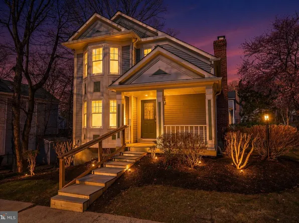 15241 Larkspur Ln, Dumfries, VA 22025