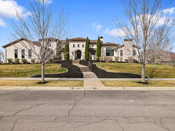 2nd image of 684 W Lookout Point Dr