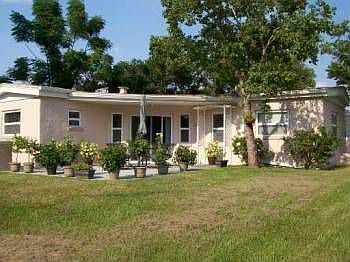 1st image of 1820 Crescent Blvd
