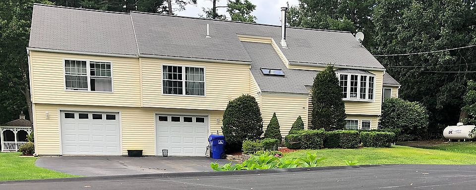 2nd image of 28 Forest Rd