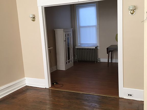 3rd image of 2442 Cedar St APT 1