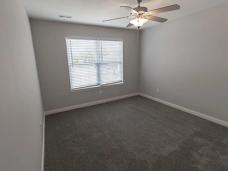 2801 Amberwood Ct — Photo 30