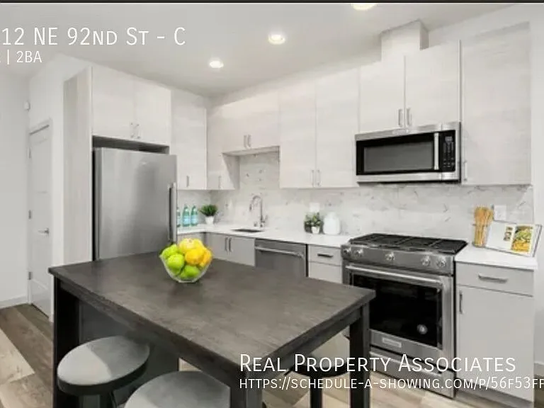 1012 NE 92nd St #C — Photo 8